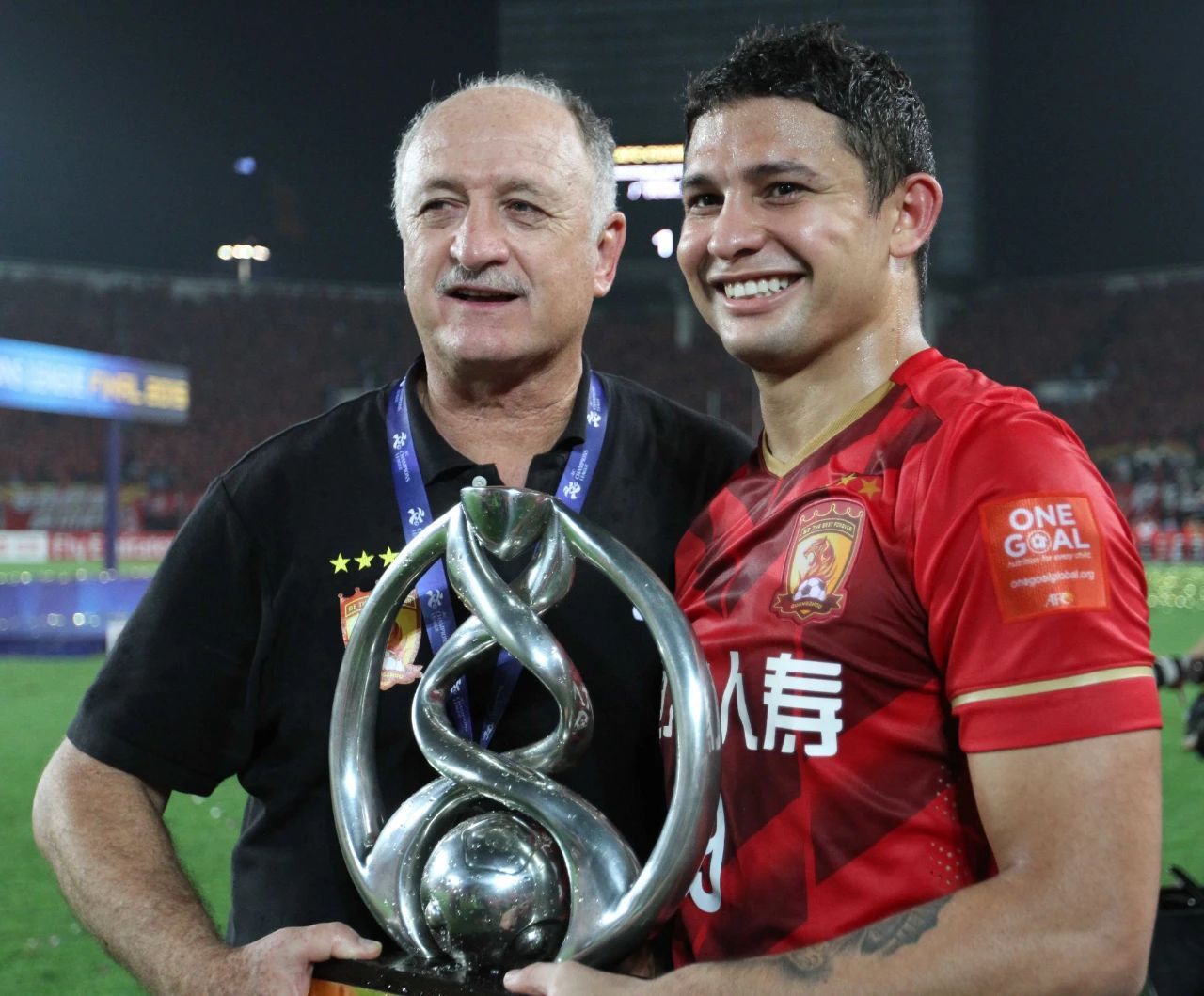 12年8冠2金靴，艾克森退役：中超金元时代最后见证者