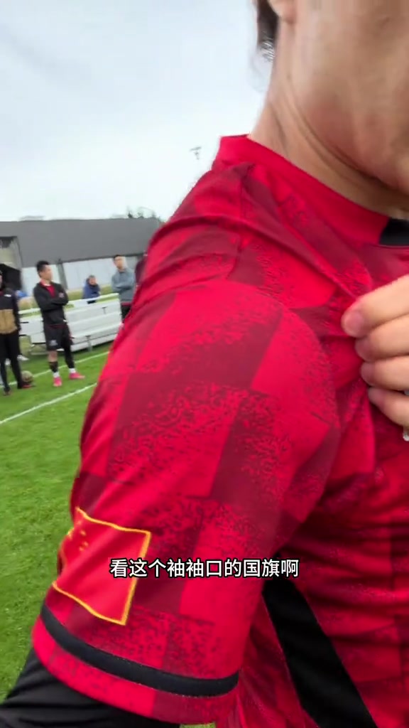 汪嵩温哥华野球视频曝光:王永珀现身北美观战 汪嵩温哥华野球视频曝光:王永珀现身北美观战