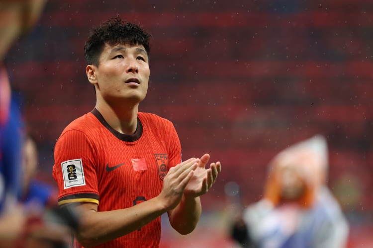 国足0-0闷平泰国,武磊百场纪念仪式成唯一看点 国足0-0闷平泰国,武磊百场纪念仪式成唯一看点