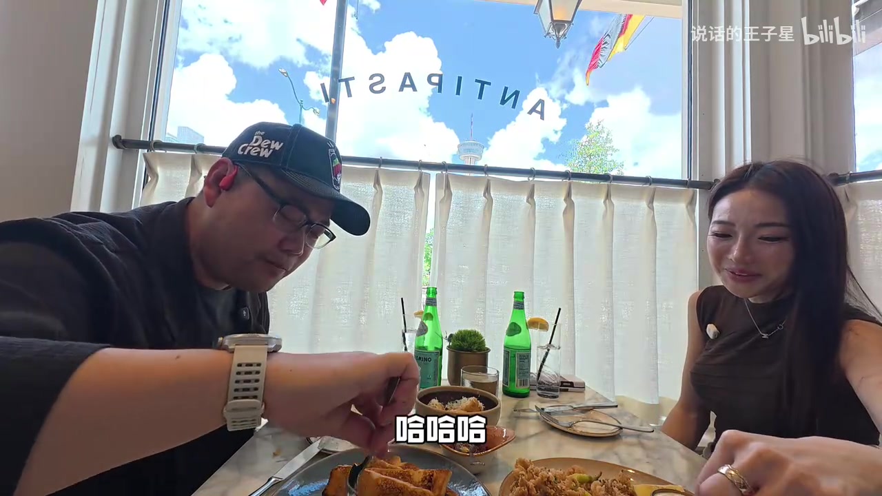 孟超谈采访杨瀚森:没上场时想扒点东西,感觉在欺负他
