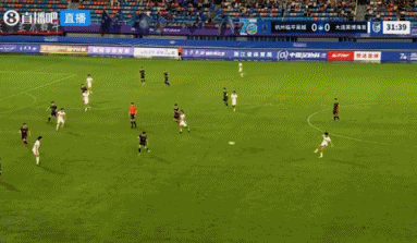朱鹏宇造点+亲自操刀命中 大连英博半场1-0领先杭州临平吴越 朱鹏宇造点+亲自操刀命中 大连英博半场1-0领先杭州临平吴越