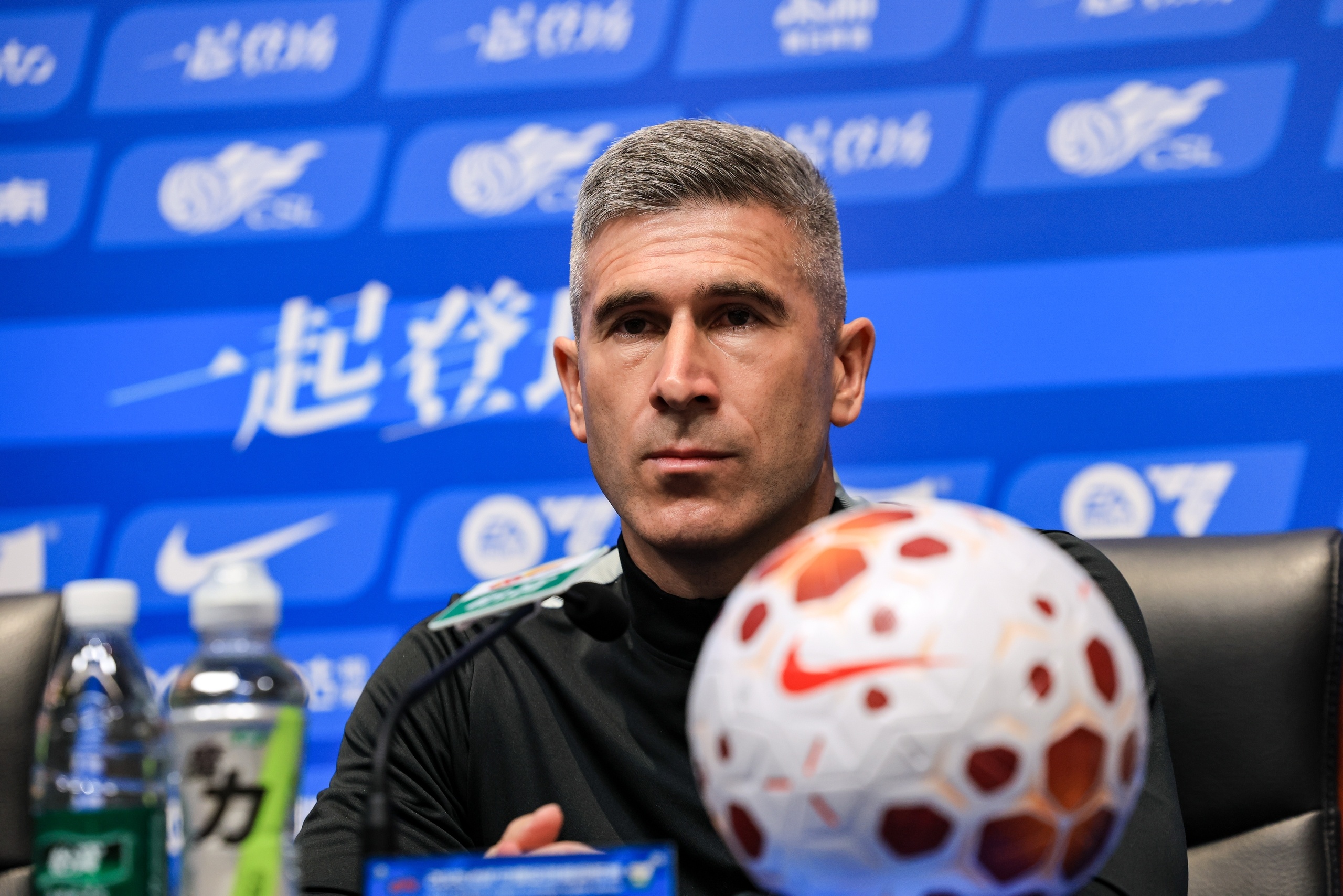 足协杯国安2-1险胜广州豹 蒙哥马利：林良铭本该戴帽