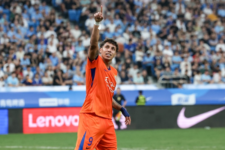 泰山客战国安：克雷桑出战成疑，阿尔瓦罗复出在即