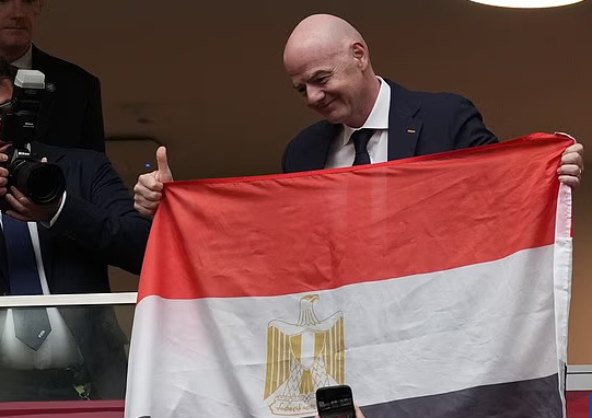 弱国无VAR：FIFA潜规则下的八强对阵与双重标准