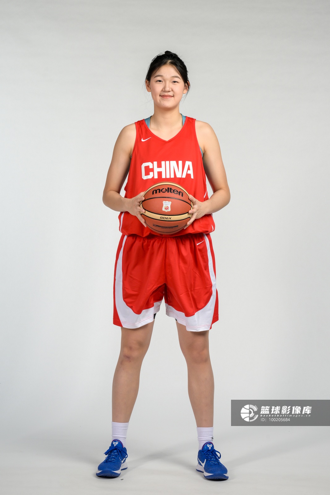 带伤难救主 孙晗昀21中8得16分 中国U17女篮1分惜败加拿大 带伤难救主 孙晗昀21中8得16分 中国U17女篮1分惜败加拿大