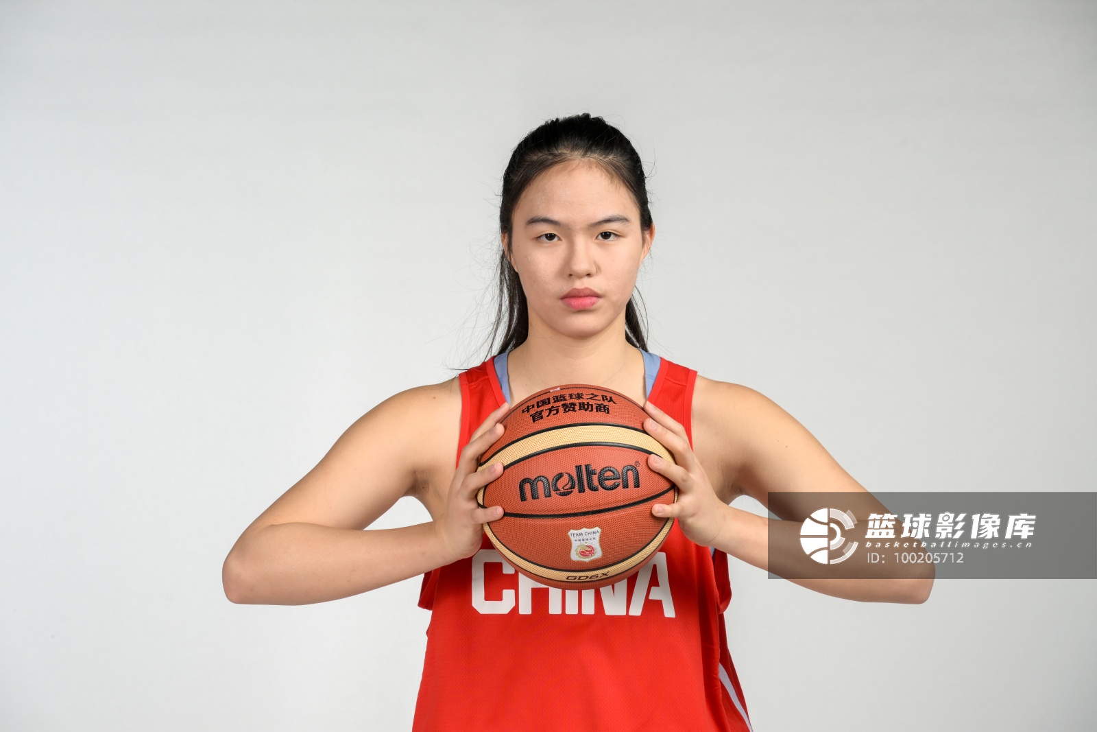 替补锋线冲抢5前场板 吴梦婕11+8难阻U17女篮失利 替补锋线冲抢5前场板 吴梦婕11+8难阻U17女篮失利