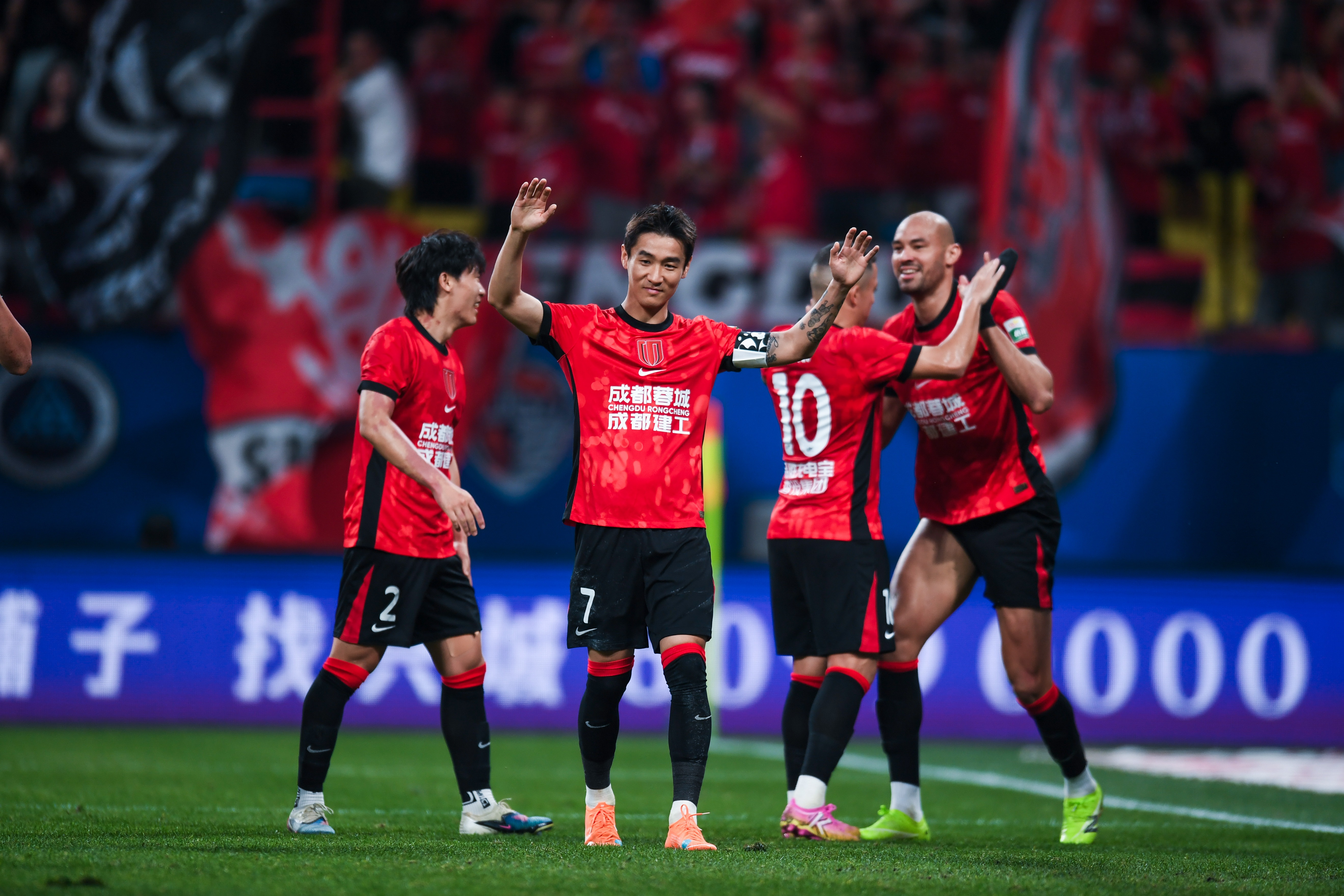 蓉城客场0-1云南玉昆 连续七场不胜后三将下车沟通