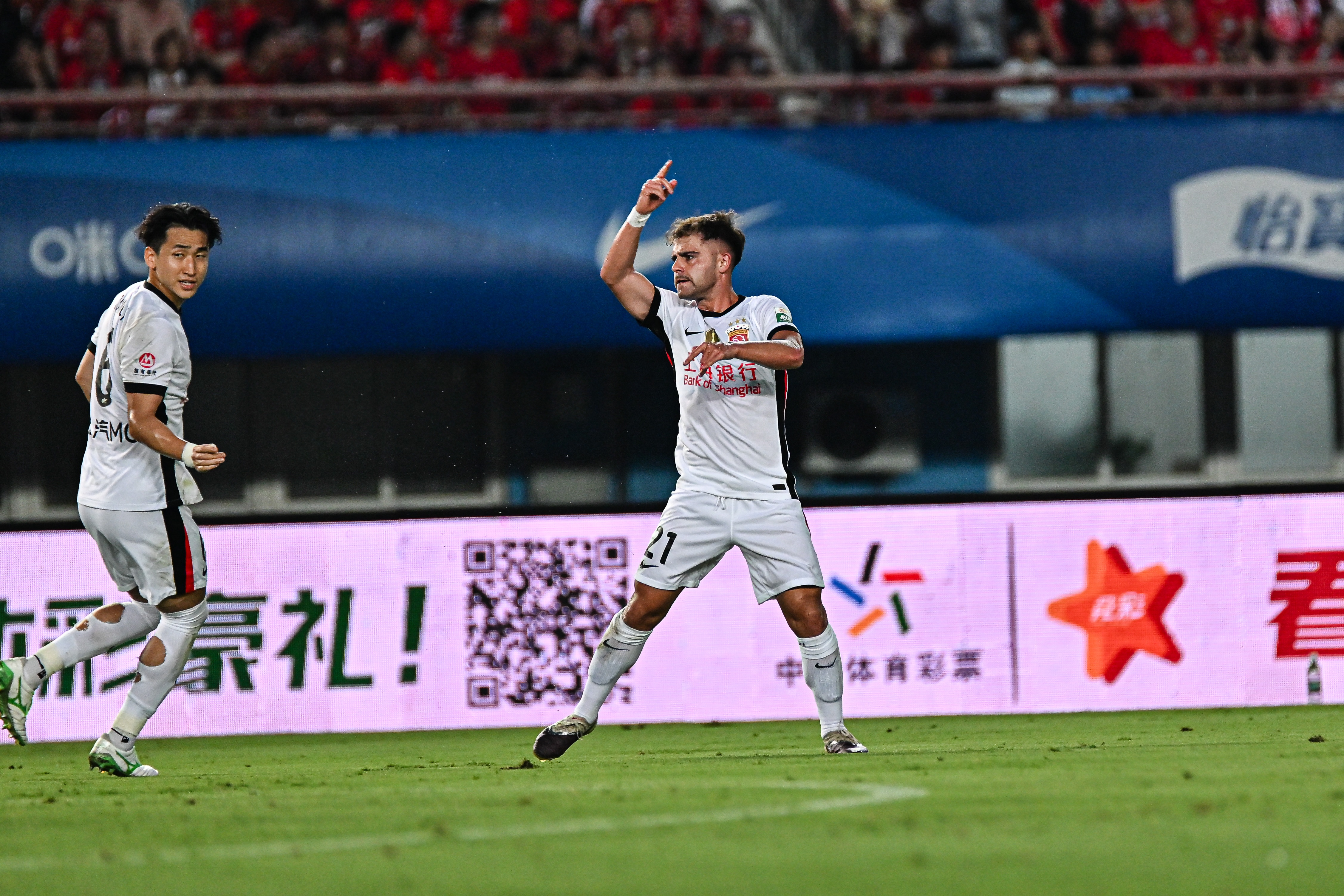 秋田蓝色闪电对阵甲府风林直播