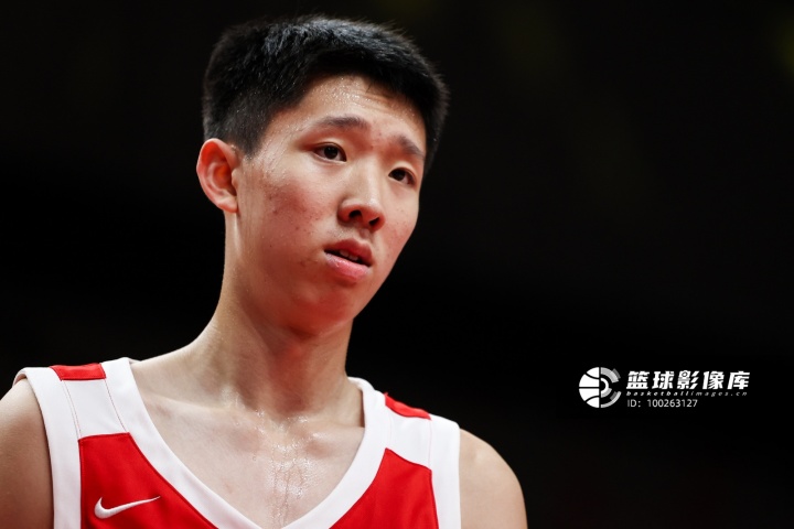 解说：张宇辰年纪还小仍有试错时间 技术水平没定型出去看看也好