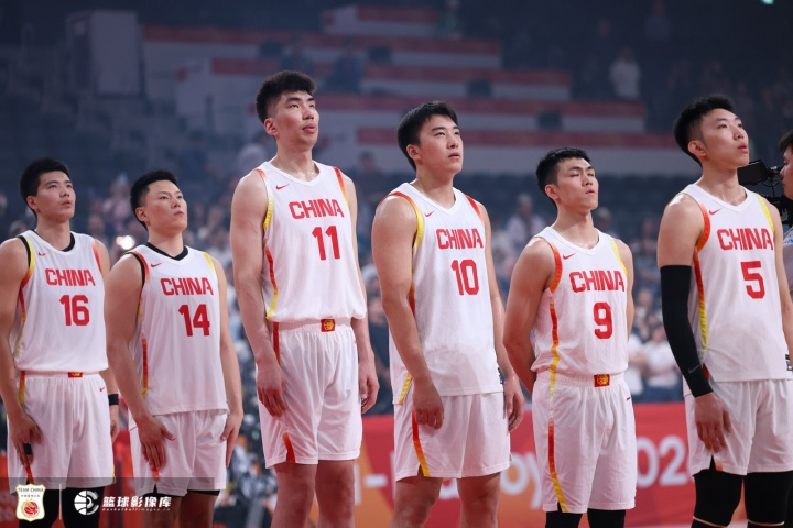 记者：打沙特暴露问题提前摆上台面 总比放到中日生死战爆发要好